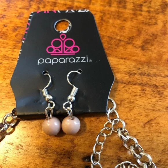 NWT ❤️ Necklace - Silver & Tan - Picture 3 of 3